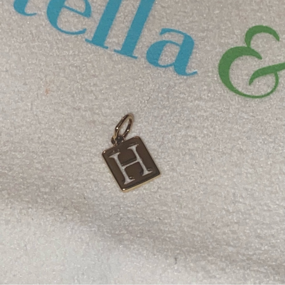 Stella & Dot Soho H Charm - Picture 3 of 3